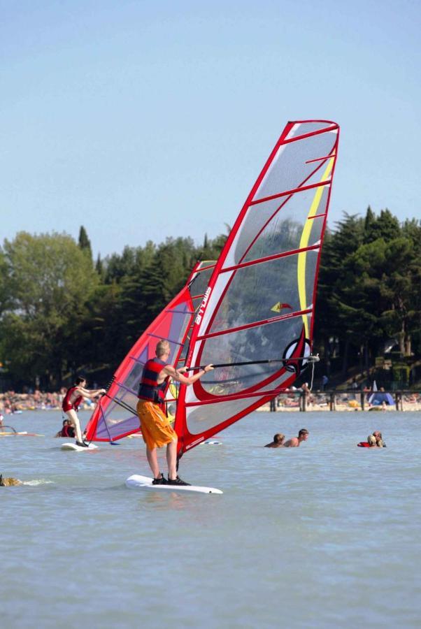 Camping Bella Italia In Peschiera Del Garda - Gardasee Extérieur photo