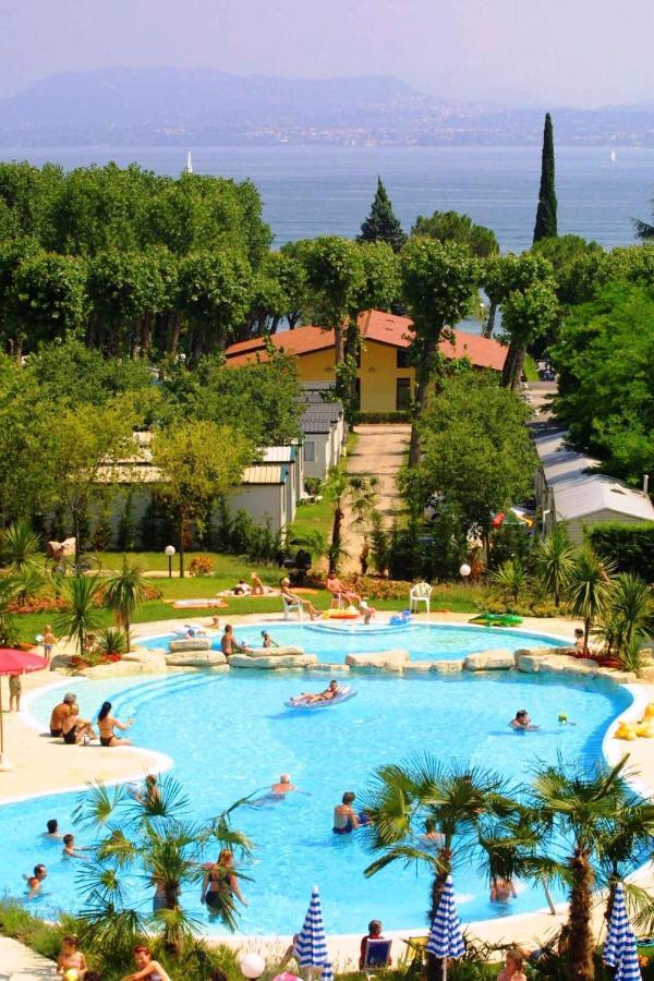 Camping Bella Italia In Peschiera Del Garda - Gardasee Extérieur photo